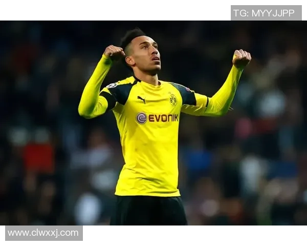 18号足球球衣球星盘点：历史经典与现役巨星的传奇足迹