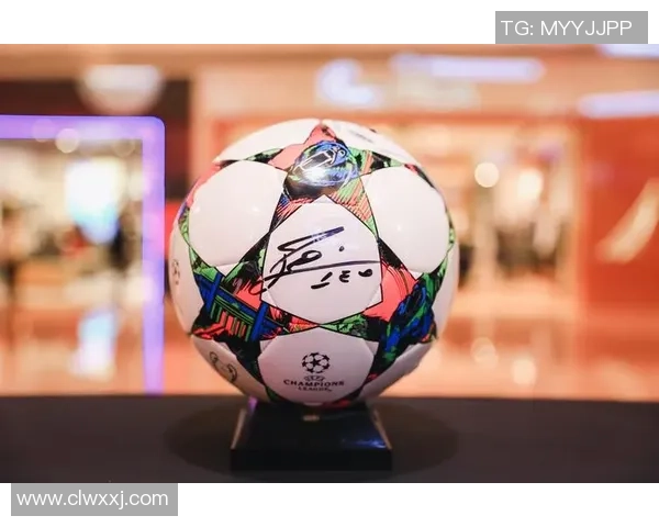 《追逐足球梦想的她与球星的浪漫邂逅,爱与足球的双重碰撞》 《追逐足球梦想的她与球星的浪漫邂逅,爱与足球的双重碰撞》