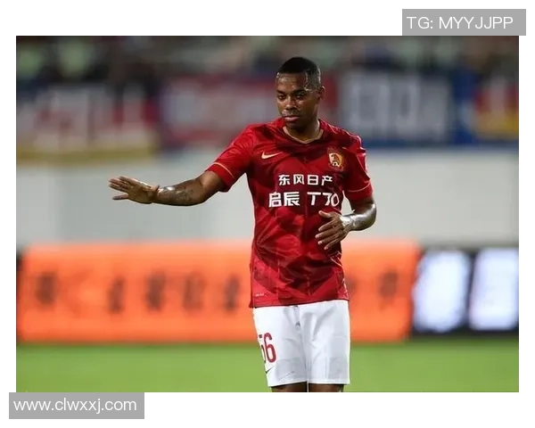 中国足球受球迷爱戴的传奇球星们他们的足球之路与永恒魅力 中国足球受球迷爱戴的传奇球星们他们的足球之路与永恒魅力