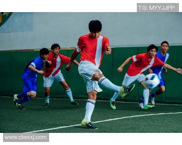 从足球少年到球场巨星：那些年他们的萌照与成长故事