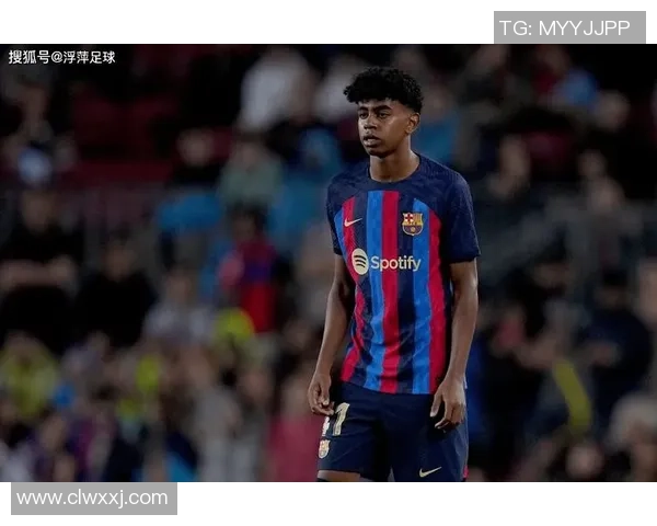 定格绿茵传奇瞬间展现足球巨星无与伦比的高光时刻